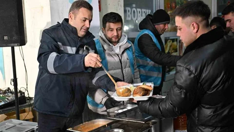 Balıkesir'de Başkan Akın Sahur Yaptı