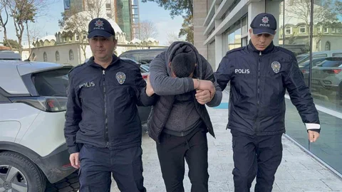 Alkollü Şahıs Polislere Saldırdı