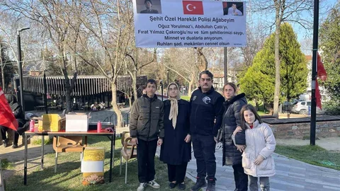 Bursa'da Şehitler İçin Mevlit Şekeri Dağıtıldı