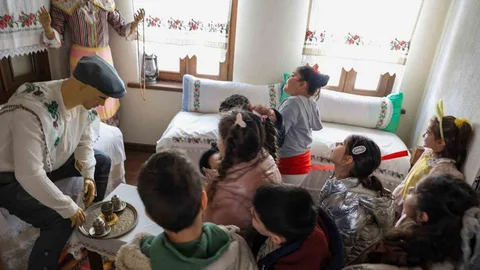 Aydın'da Gündüz Bakımevi Öğrencileri Tarih Gezisi Yaptı