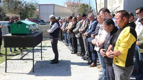 Kadınlar Günü'nde Kocası Tarafından Katledilen Kadın Defnedildi