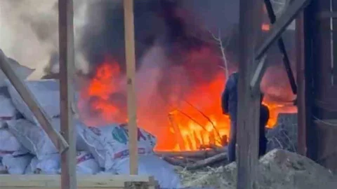 Karabük'te Çöp Konteynerlerinde Yangın Çıktı