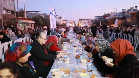 Adana'da Ramazan İftarı Düzenlendi