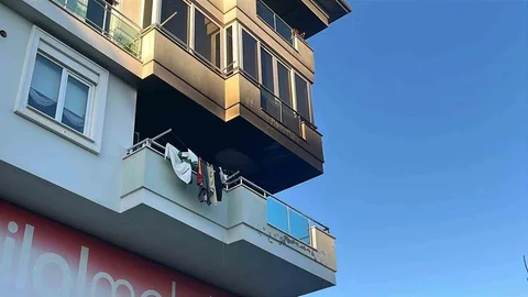 Alanya'da Balkon Yangını Korkuttu