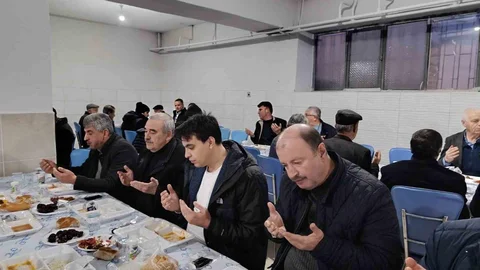 Bozcaarmut'ta Anlamlı İftar Programı