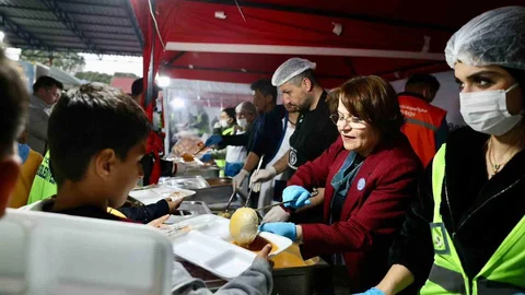 Didim'de İftar Sofrası Kuruldu