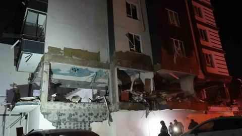 Niğde'de Doğal Gaz Patlaması 16 Yaralı