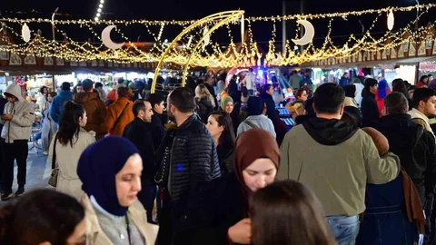 Osmangazi Meydanı'nda Ramazan Eğlencesi Devam Ediyor