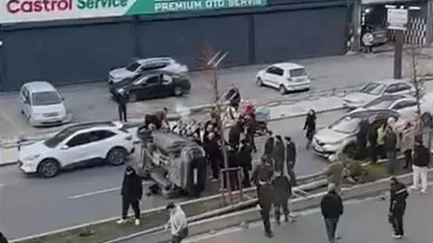 Beylikdüzü'nde Takla Atan Araç Kazası