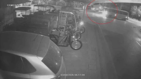 Kaza Yapan Otel Servisi Devrildi