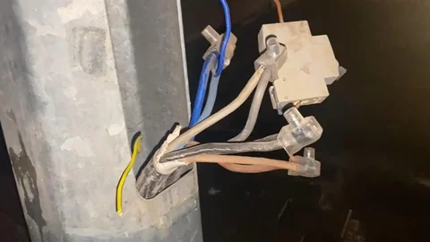 Kaçak Elektrik Hattı Çekildiği Belirlendi