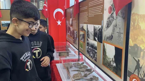 Osmaniye'de Çanakkale Sergisi Açıldı