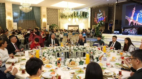 Pursaklar'da Yetim ve Öksüz Çocuklarla İftar Programı