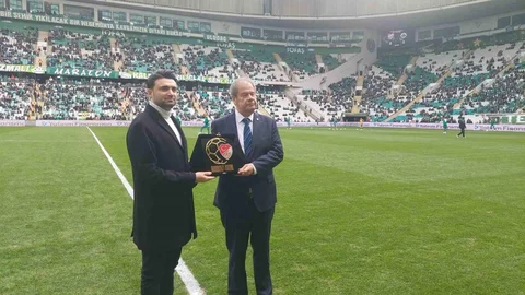 Fenerbahçe ve Bursaspor'a Ödül Takdimi