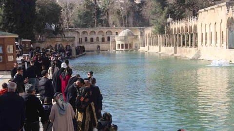 Şanlıurfa'da Balıklıgöl Ziyaretçileri Artıyor