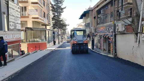 Kahramanmaraş'ta Yol Yenileme Çalışmaları Devam Ediyor