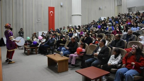 Karagöz ile Hacivat Gösterisi Malatya'da Yapıldı
