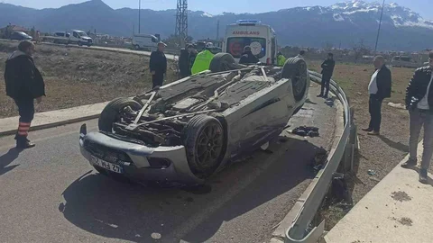Konya'da Takla Atan Otomobilde 4 Yaralı