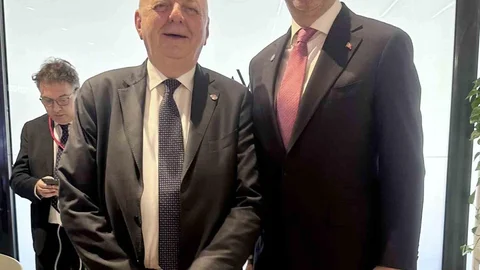 Enerji Bakanı Bayraktar Paris'te Görüştü