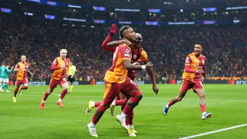 Galatasaray Rövanş İçin Avantaj Sağladı