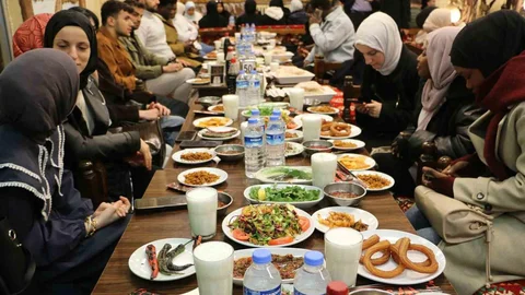 Diyarbakır'da İftar Programı Düzenlendi