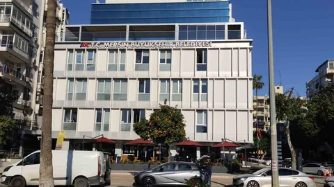 Mersin'de Büyükşehir Belediyesi'ne Operasyon