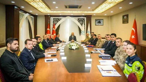 Hakkari'de 805 Aranan Kişi Yakalandı