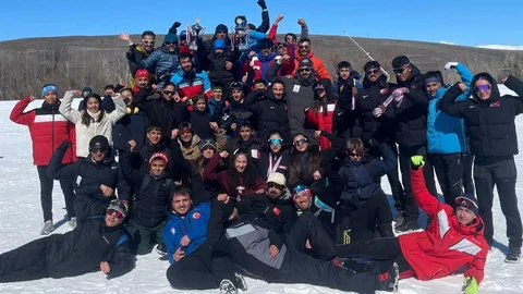 Yüksekovalı Kayakçılar Şampiyona Başarısını Elde Etti