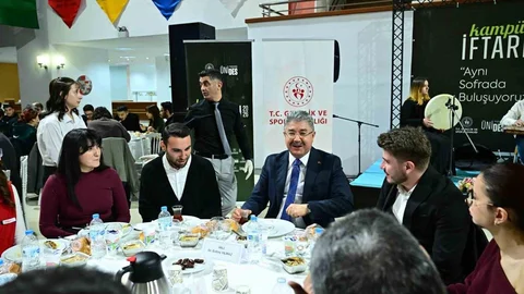 Eskişehir'de Öğrencilerle İftar Keyfi