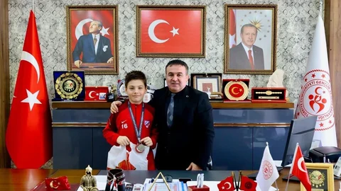 Bilecik'ten Türkiye 2'ncisi atlet