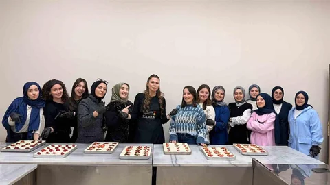 Gençler Güllaç Yapmayı Öğrendi, Kahramanmaraş'ta Etkinlik Düzenlendi