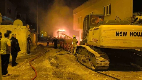 Mardin’deki İş Makinelerinde Yangın Çıktı