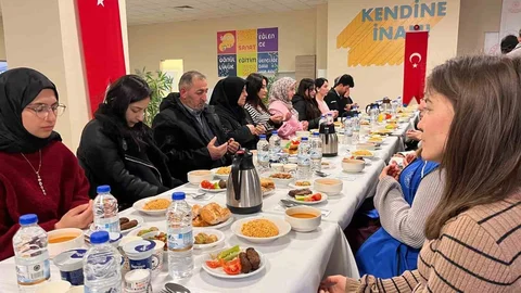 Sivas'ta Şehit Aileleri ve Öğrenciler Buluştu