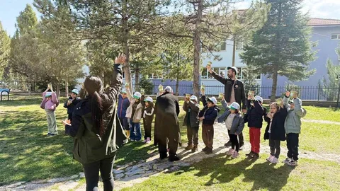 Kütahya'da Minik Öğrenciler Tohum Dikti