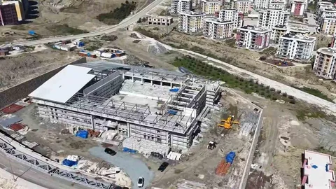 Alazı Mahallesi'nde Spor Tesisi Çalışmaları Sürüyor
