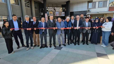 Nazilli'de Tezhip ve Ebru Sergisi Açıldı