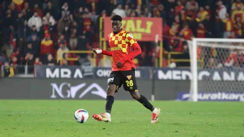 Göztepe'de Bokele Antrenmanlara Başladı