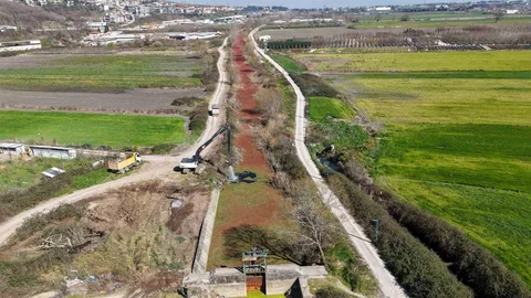 Sakarya'da Çark Deresi Temizleniyor
