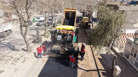 Kahramanmaraş'ta Asfalt Yenileme Çalışmaları Devam Ediyor