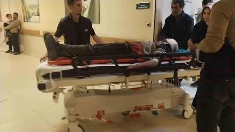 Bursa'da Tır Altında Kalan Otomobil