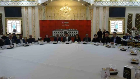 Kilis'te Muhtarlarla İftar Buluşması