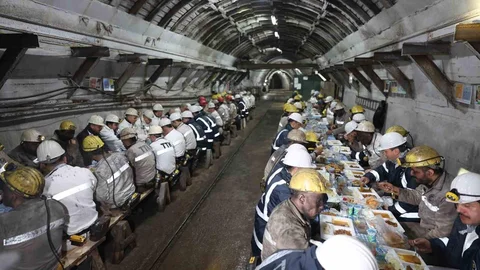 Bakan Bayraktar Zonguldak'ta İftar Yaptı