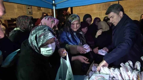 Amasya'da Vatandaşlara İkram Yapıldı