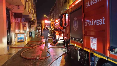 Bursa'da Çatı Katında Yangın Çıktı