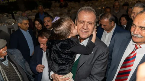 MBB Başkanı Vahap Seçer Mut'ta Vatandaşlarla Aynı Sofrada Buluştu: "Bu Dönem Birlik ve Beraberlik Dönemidir"