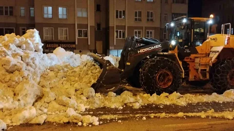 Bitlis'te Kar Temizleme Çalışmaları Devam Ediyor