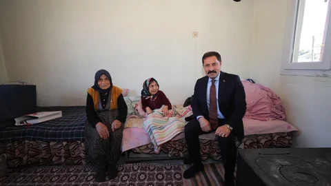 80 Yaşındaki Anne ve Kızıyla Vali Sohbeti