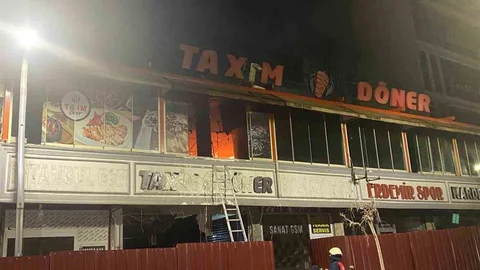 Van'da Dönerci Dükkanında Yangın Çıktı