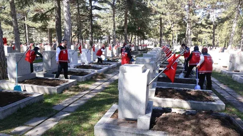 Eskişehir'de Şehit Kabirleri Hazırlandı