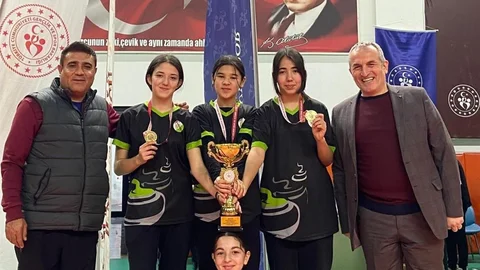 Köyceğiz'de Kız Takımı Şampiyon Oldu